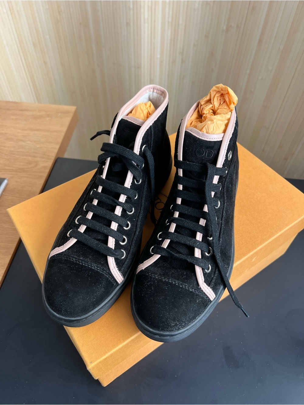 Tods Sport Cassetta JL Pugile Black‎ Suede High Top Sneakers Pink Trim 37.5